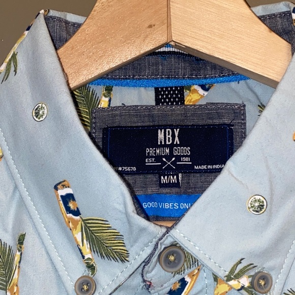 MBX beer and palm leave short sleeve button down - Picture 3 of 4